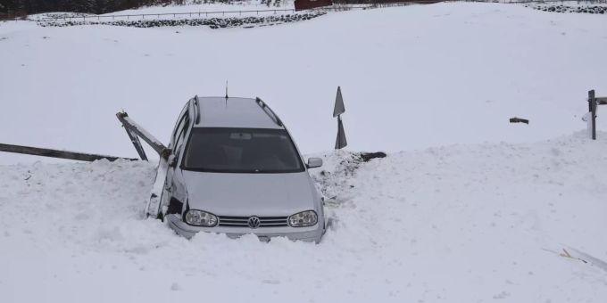 Es entstand Sachschaden von mehreren tausend Franken. Unfall