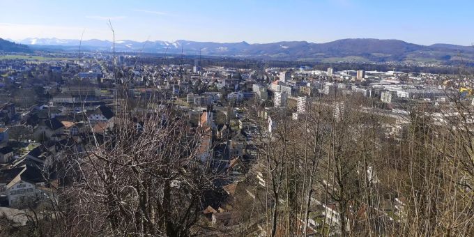 Sicht auf die Gemeinde Lenzburg. Aussicht Schloss Lenzburg