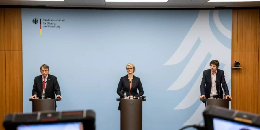 Karliczek bei Exit-Strategie zurückhaltend