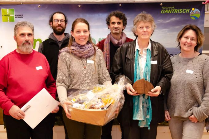 Die Trägerschaft von Birena geht als Sieger in der Kategorie Ökologie hervor. innovationspreis gantrisch