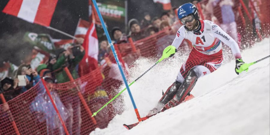 In seiner Comeback-Saison nach Kreuzbandriss holt Marco Schwarz Österreichs einzige Herren-Technik-Podestplätze. Im Adelboden-Slalom wird er Dritter, in Kitzbühel zweiter.