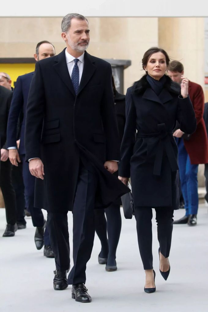 König Felipe von Spanien (l.) und Königin Letizia von Spanien sind auf der Gästeliste. Spanisches Königspaar besucht Paris