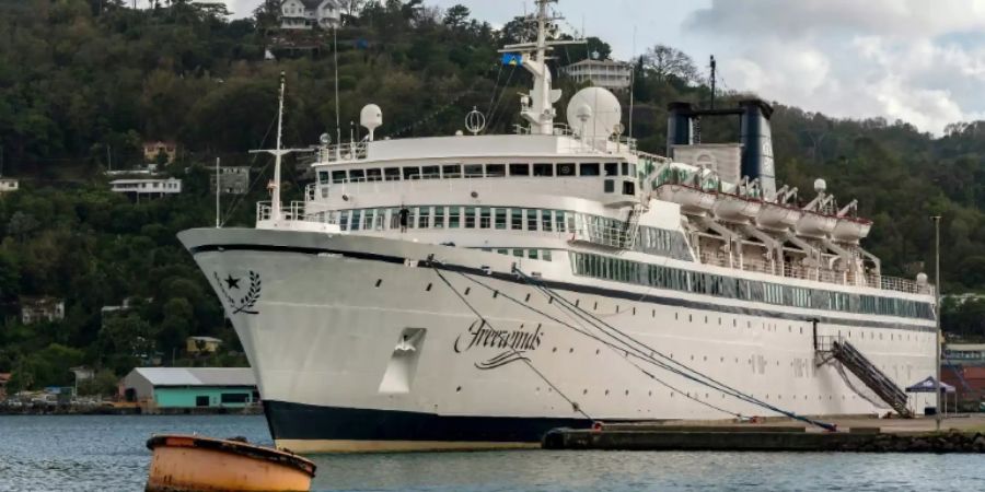 Die «Freewinds» im Hafen von Castries, der Hauptstadt von St. Lucia