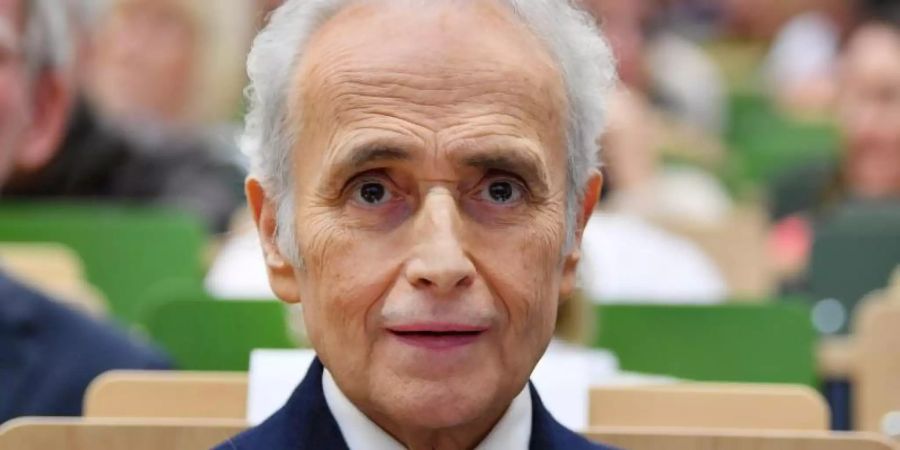 Der spanische Opernsänger José Carreras sagt: «Man muss kämpfen, kämpfen, kämpfen - man darf nie den Mut verlieren.» Foto: Martin Schulz