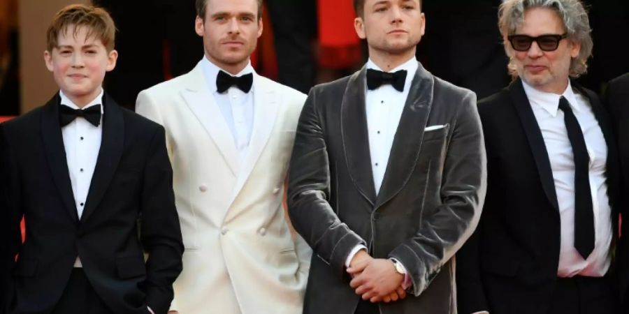 Der neue Bond? Nein, sagt Richard Madden (im weissen Smoking)