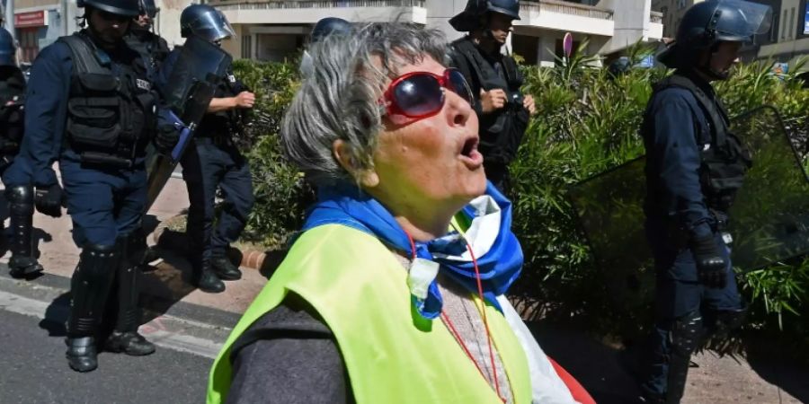 «Gelbwesten»-Demonstrantin in Marseille