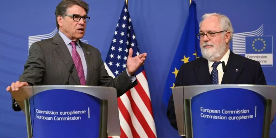 US-Energieminister  Perry (l.) und EU-Energiekommissar Cañete