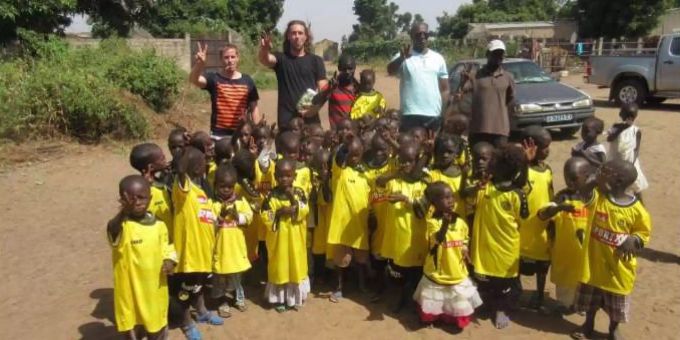 Privates Hilfsprojekt - YB-CEO Greuel baut Kindergärten im Senegal