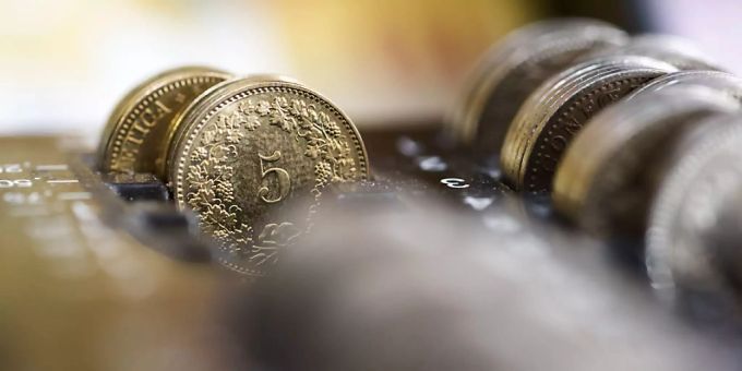 Analyse - Sparzinsen bei Schweizer Banken sinken markant