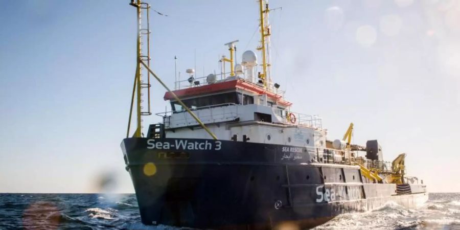 «Die Häfen sind offen! Die Italienischen Behörden haben die Anlandung unserer verbliebenen Gäste erlaubt», schrieb Sea-Watch auf Twitter. Foto: Chris Grodotzki / Jib Collective/Sea-Watch.org