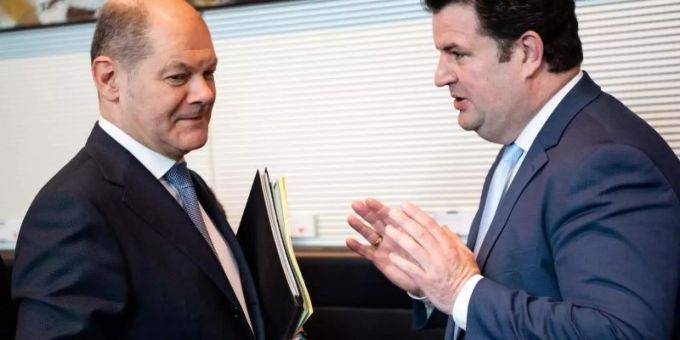 Finanzminister Olaf Scholz (l) und Sozialminister Hubertus Heil in Berlin. Foto: Bernd von Jutrczenka Finanzminister Olaf Scholz (l) und Sozialminister Hubertus Heil in Berlin. Foto: Bernd von Jutrczenka
