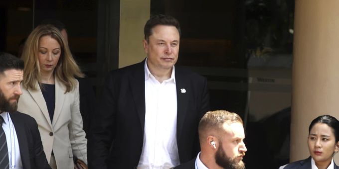 Elon Musk lässt die Klage gegen OpenAI fallen. Elon Musk