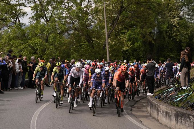 Der Giro d'Italia geht am Donnerstag mit einigen Schotterabschnitten weiter. Giro d'Italia