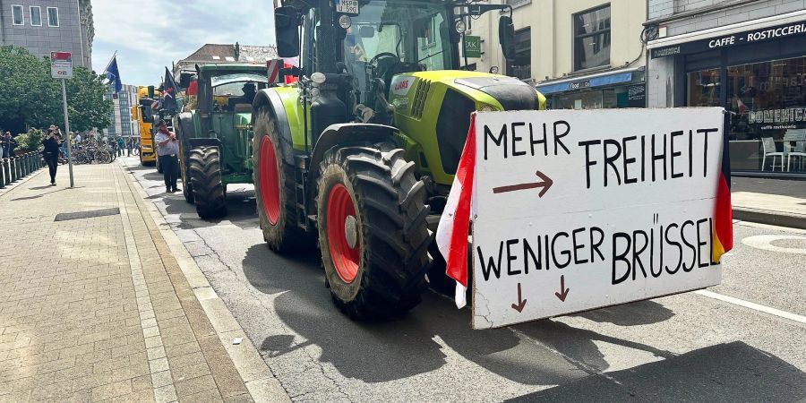 Tausende Landwirte protestierten gegen die Agrarpolitik der Europäischen Union.