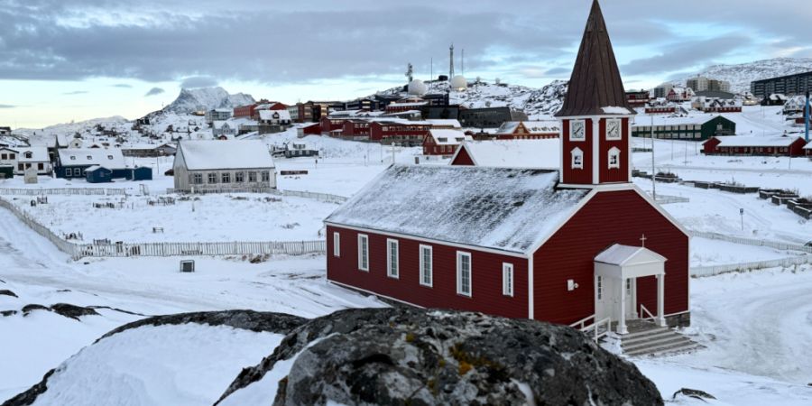 dpatopbilder - Die Erlöserkirche in Nuuk im Schnee. Foto: Julia Wäschenbach/dpa/Symbolbild