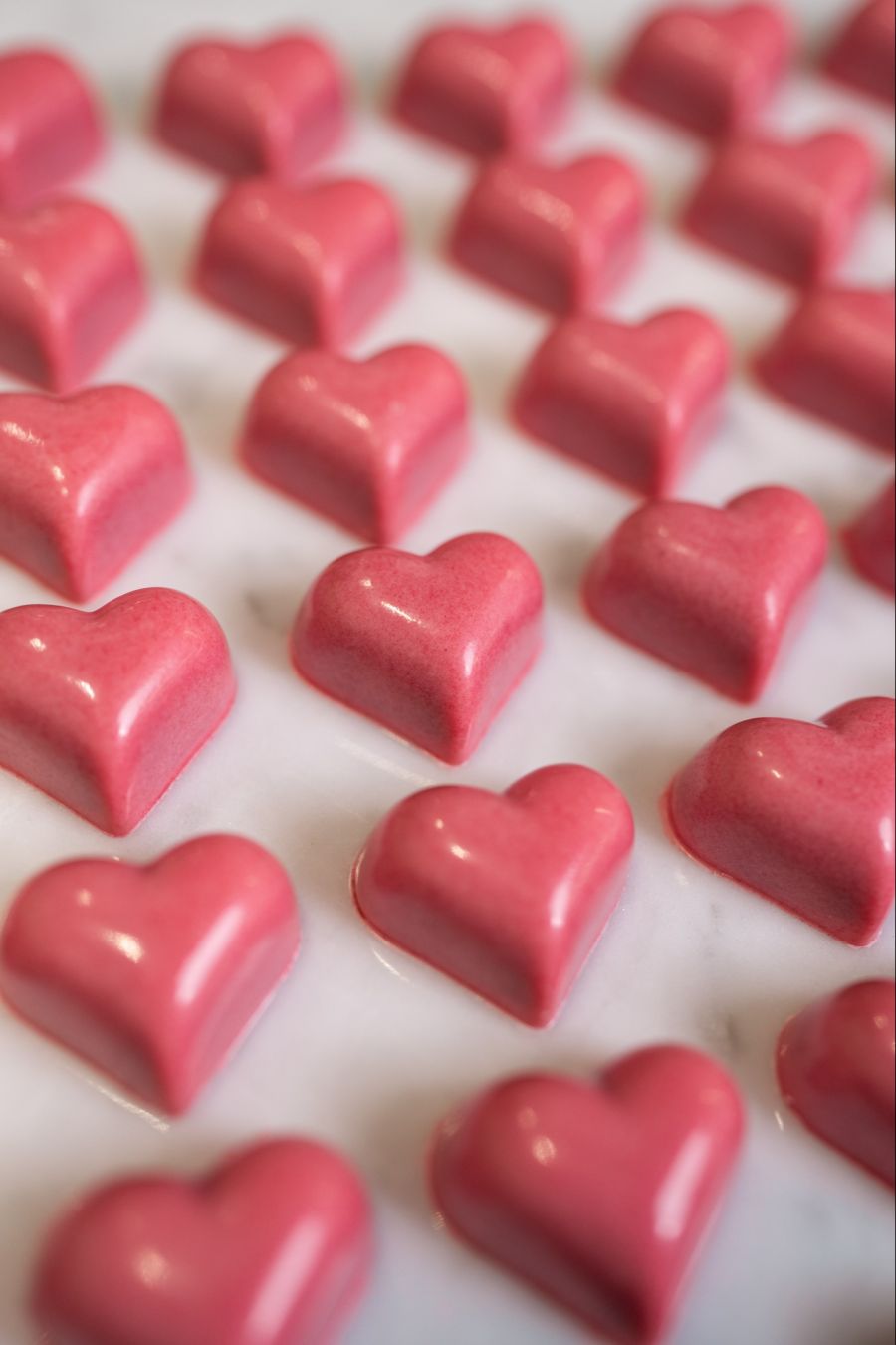 Auch auf Social Media wirbt die Schokoladenkette schon fleissig für Valentinsgeschenke.