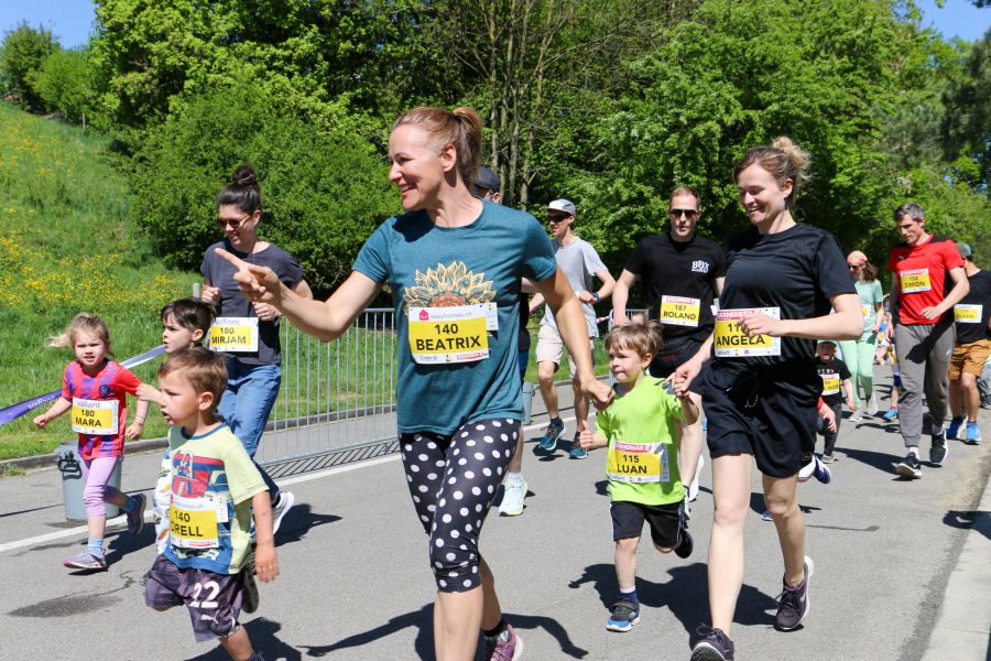 Das Mutter-Kind und Vater-Kind-Rennen.