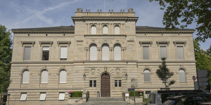 Der Zuger Regierungsrat hat entschieden, ein Forschungsprojekt zu Zuger Glasgemälden in einer Kirche in England mit 65'000 Franken aus dem Lotteriefonds zu unterstützen.