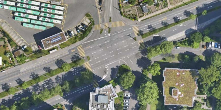 Auf der Grenzacherstrasse in Basel soll die Verkehrssicherheit erhöht werden und unter anderem ein Kreisel entstehen.