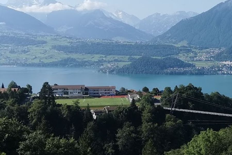 Die Polizei führte die Verkehrsüberwachungen in der Gemeinde Sigriswil aufgrund eines Hinweises aus der Bevölkerung durch.
