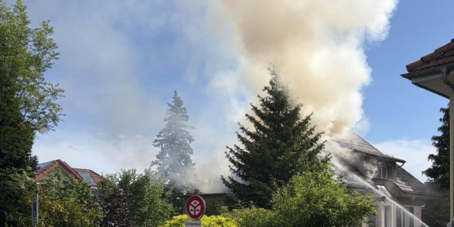 Der Dachstockbrand in Schlieren hatte grossen Schachschaden zur Folge.