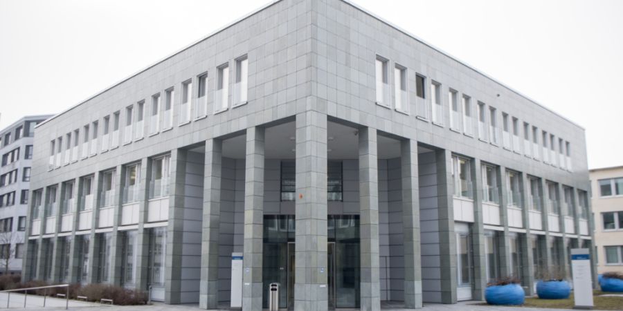 Vor dem Strafgericht Zug haben im Prozess um einen strittigen Grundstückhandel die Verteidiger das Wort. (Archivaufnahme)