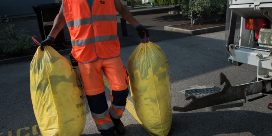 Der Bund führt die hohe Recyclingquote auf die Einführung der Sackgebühr in den 1990er-Jahren zurück. (Archivbild)