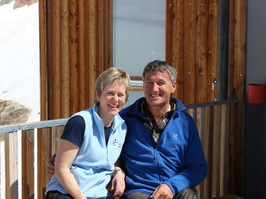 Die Hüttenwarte Vreni und Hans Winterberger: Bei «SRF bi de Lüt» zeigen sie ihr Leben auf 3000 Metern hautnah.