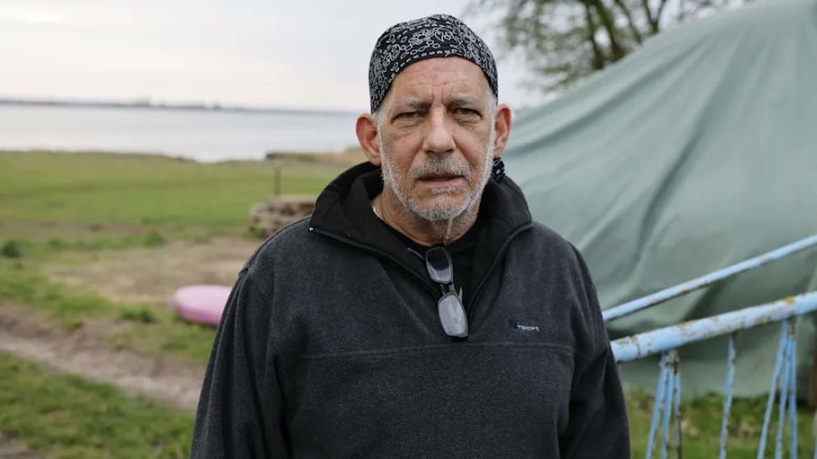 Sergio Bambarén habe im entscheidenden Moment angeordnet, dass die Boote noch warten sollten. Wallace hält das für einen Fehler.