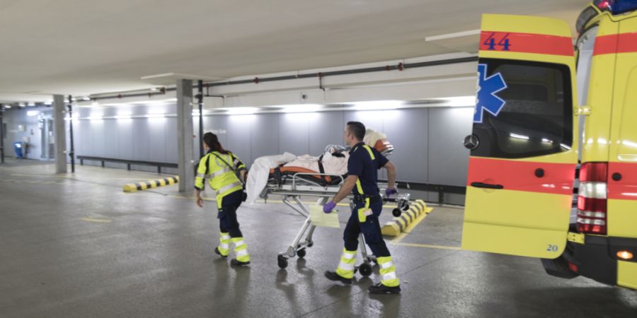 In Bern und Umgebung wird voraussichtlich ab 2027 nur noch Schutz und Rettung Bern tätig sein. Die Insel Spitalgruppe verzichtet auf einen eigenen Rettungsdienst. (Archivbild)