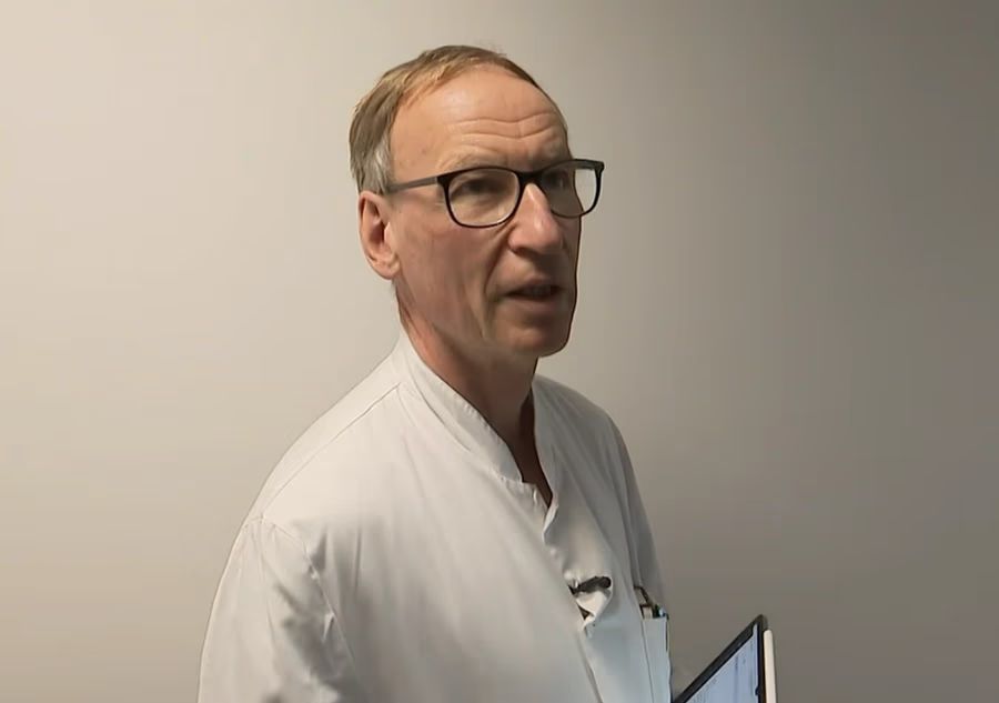 Othmar Schöb, Facharzt für Chirurgie an der Klinik Hirslanden in Zürich, machte 2024 mit einer ähnlich hohen Arbeitsbelastung Schlagzeilen.