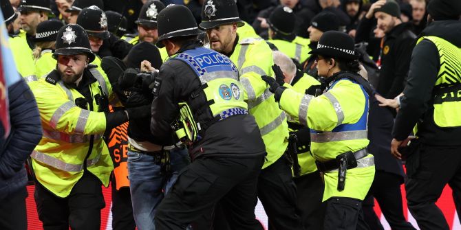 YB-Fan inhaftiert Lehrer Regierungsrat