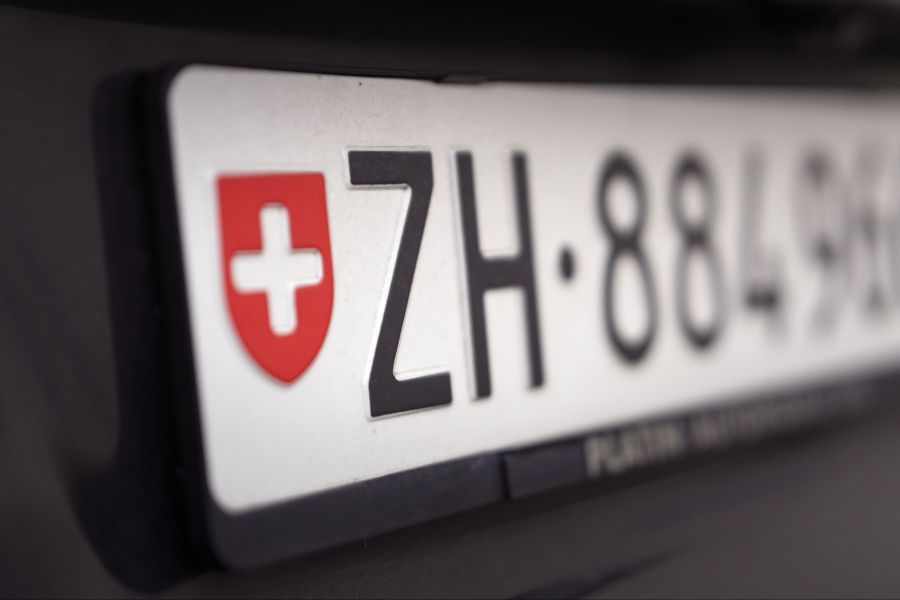 Parkhäuser setzen Kameras ein, die das Nummernschild eines Fahrzeugs beim Ein- und Ausfahren scannen. (Symbolbild)