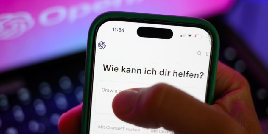 Die Mediennutzung verändert sich laut einer Studie grundlegend, digitale Plattformen und KI gewinnen zunehmend an Einfluss. (Symbolbild)