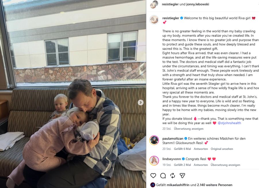 Jetzt kann Papa David bereits mit drei Töchtern knuddeln.