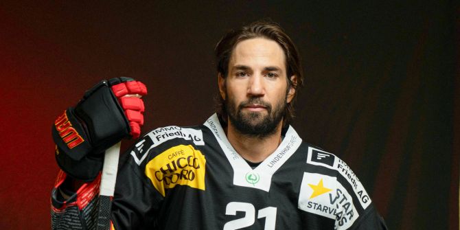 Simon Moser SLAPSHOT