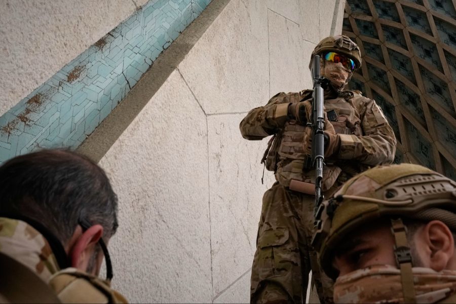 Laut einem Experten würde sein Tod aber wenig ändern. Denn an der Macht sind nicht die Mullahs, sondern die Revolutionsgarde.