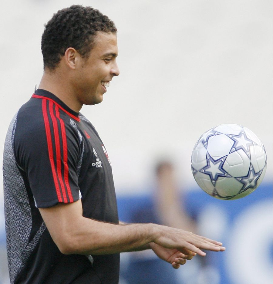 Hier ist Ronaldo während eines Trainings mit dem AC Mailand im Jahr 2007 zu sehen.