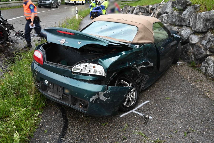 Beide Lenkenden wurden bei der Kollision verletzt.