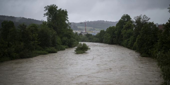 Die Thur bei hohem Pegelstand, aufgenommen am Freitag, 31. Mai 2024, in Bischofszell TG. Wetter