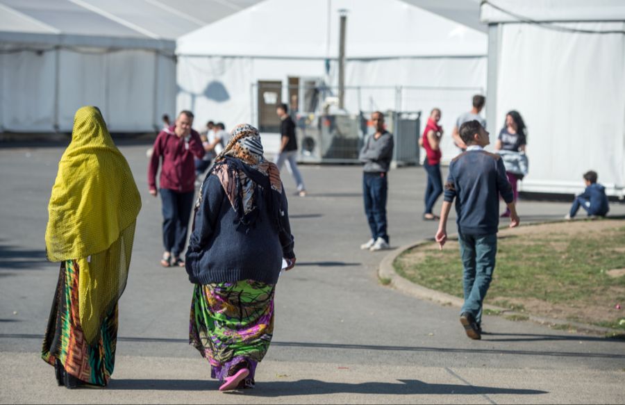Damals kamen viele Flüchtlinge aus Syrien nach Deutschland, die vor dem Krieg flüchteten. (Archivbild)