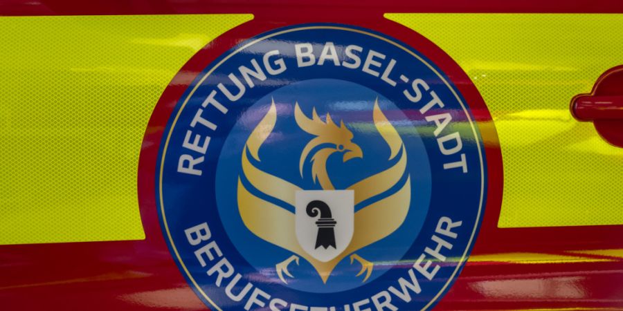 Die Berufsfeuerwehr hat am Mittwochabend einen Brand in Basel gelöscht. Die Staatsanwaltschaft geht von Brandstiftung aus. (Symbolbild)