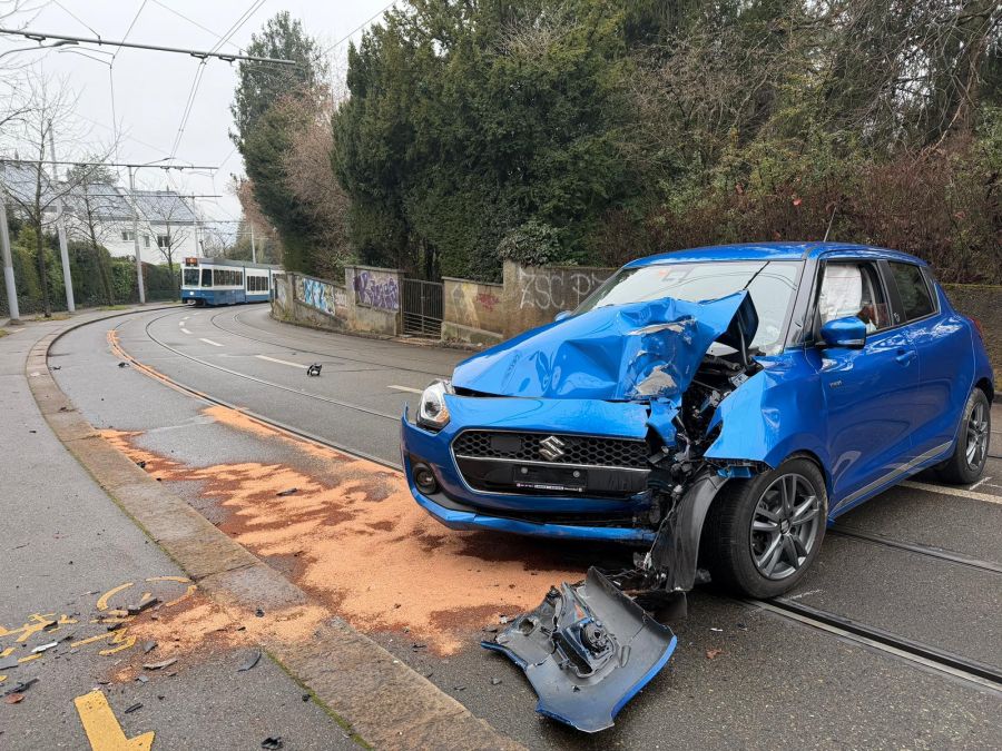 In der Stadt Zürich hat sich am Montagmorgen ein Autounfall ereignet.