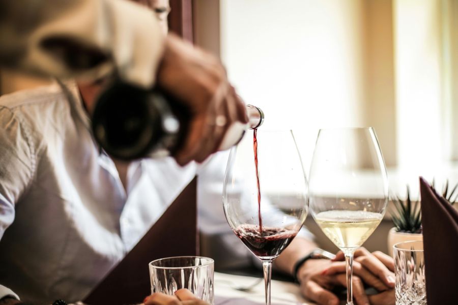 Auch im Restaurant bleiben wir länger sitzen und geben wir mehr Geld aus, wenn Musik läuft.