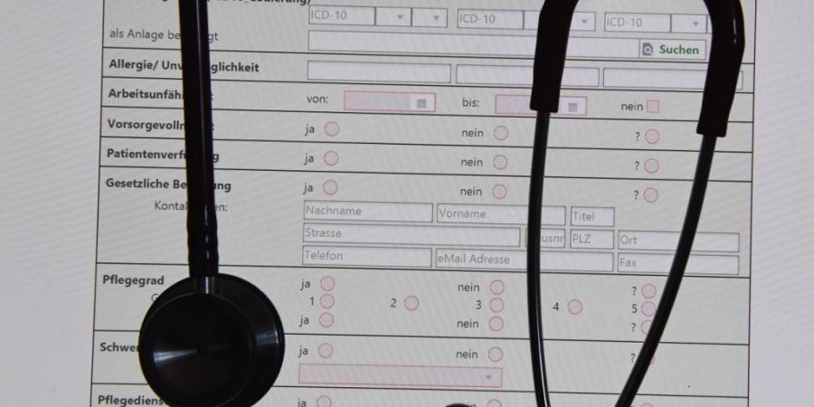 Unterlagen von Patientinnen und Patienten können sensible Daten enthalten, die erst nach dem Tod der Betroffenen öffentlich zugänglich sein sollen. (Archivaufnahme)