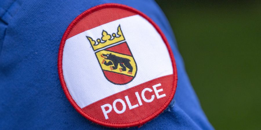 Die Berner Kantonspolizei musste einen renitenten Mann mit einem Destabilisierungsgerät zu Boden bringen. (Symbolbild)