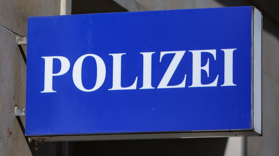 Auf dem Polizeirevier konnte die erleichterte Mutter ihre kleine Tochter wieder in Empfang nehmen.