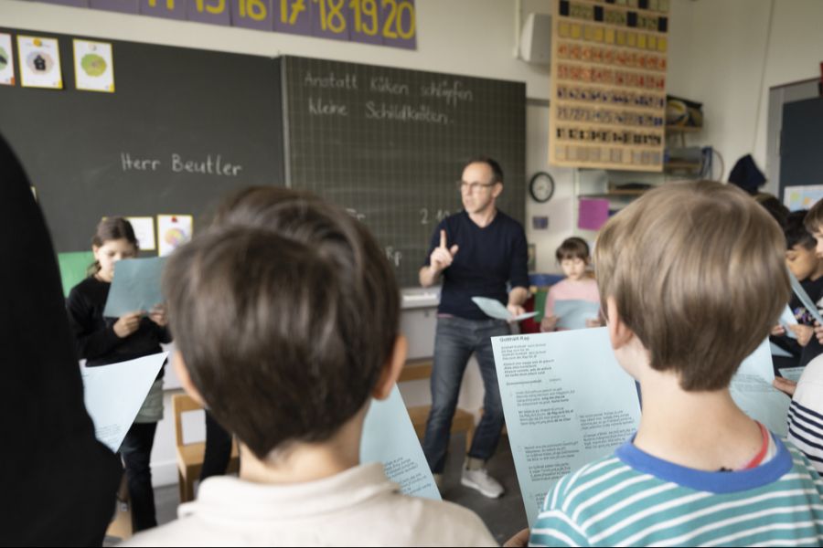 Viele Lehrer arbeiten heute in Teilzeit und sind am Freitag nicht verfügbar.