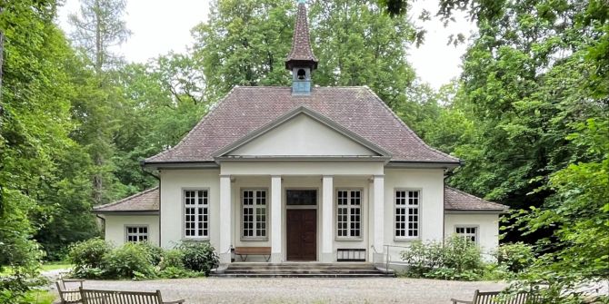 Friedhofgebäude