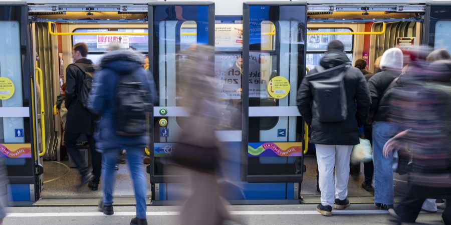 Hauptbahnhof Zürich Pendler